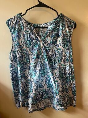 Croft & Barrow LIKE NEW XL Blue & Teal Paisley Tunic Top w/Gold Accent Buttons 🩵